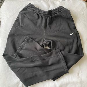 Nike Sweatpants. Black size S